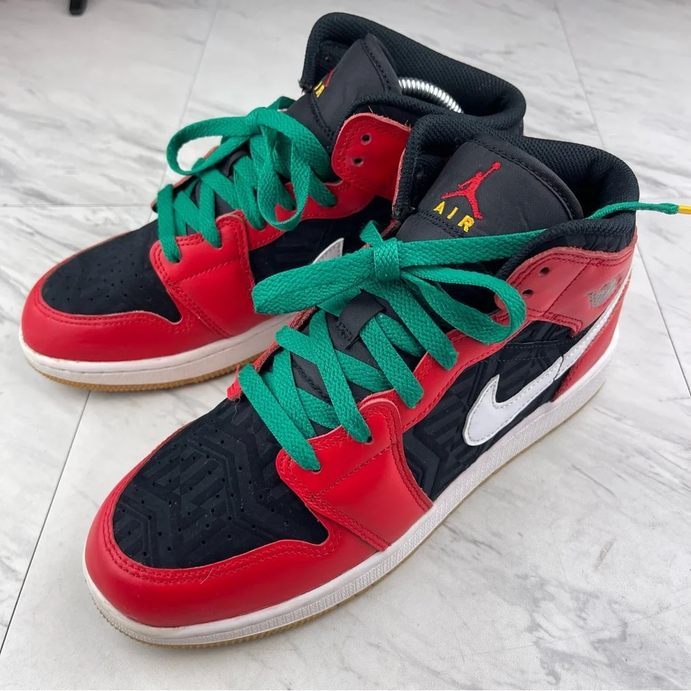 •Nike Air Jordan 1 Mid Boys Size 7Y Red Black Athletic Shoes Sneakers DQ8418-006_12